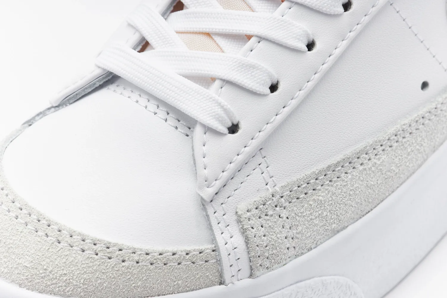 Nike Blazer Low Platform White/Pink Glaze